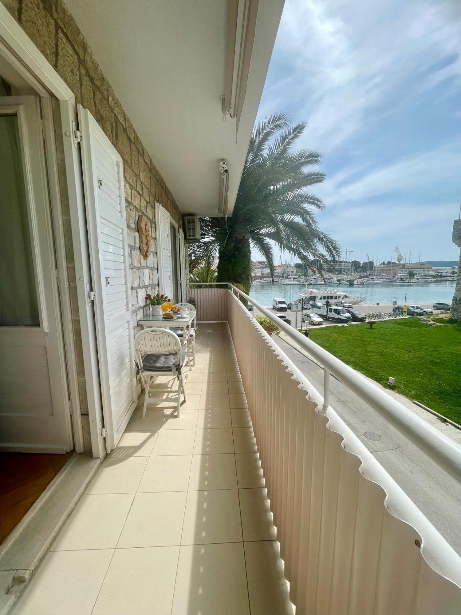 Dinka Old Town Apartment With Sea View Trogir Exterior foto